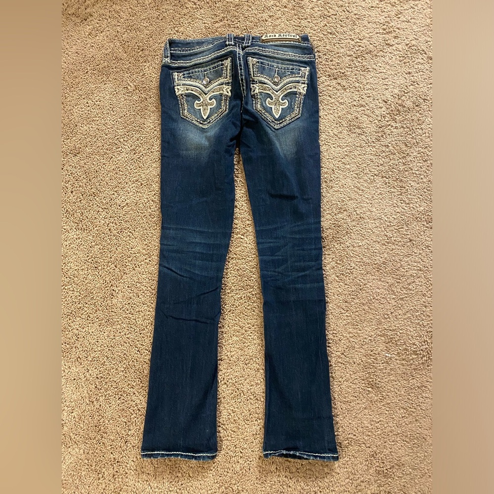 Women’s Rock Revival straight jeans